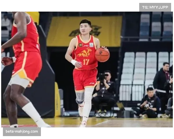 孙铭徽康复过程仍需依靠轮椅 同步治疗积累肩部旧伤