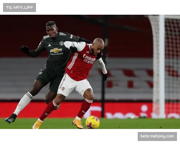 曼联定位球落点分层设计 前点干扰后点包抄形成三线攻势